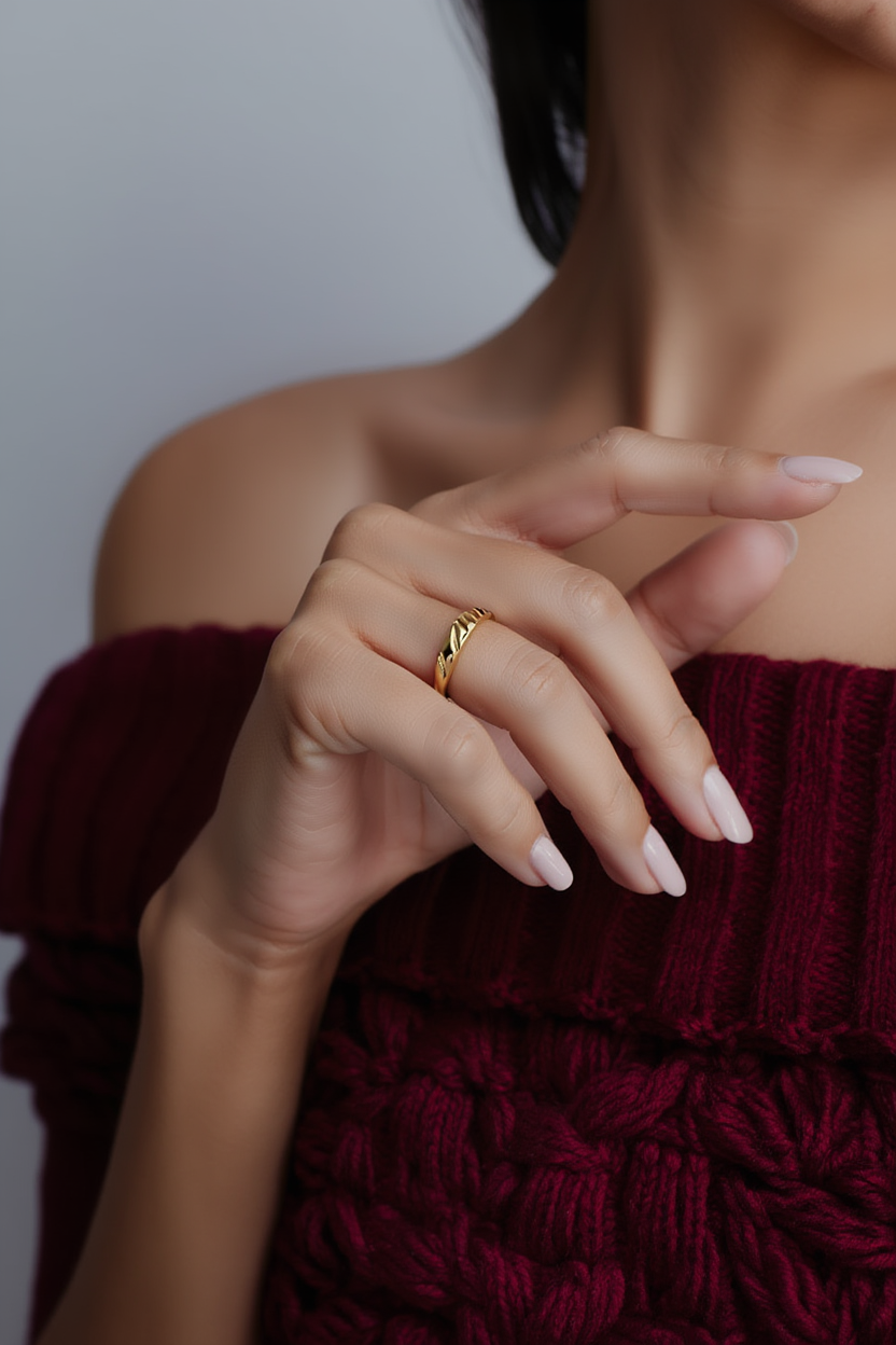 Thin Croissant Ring